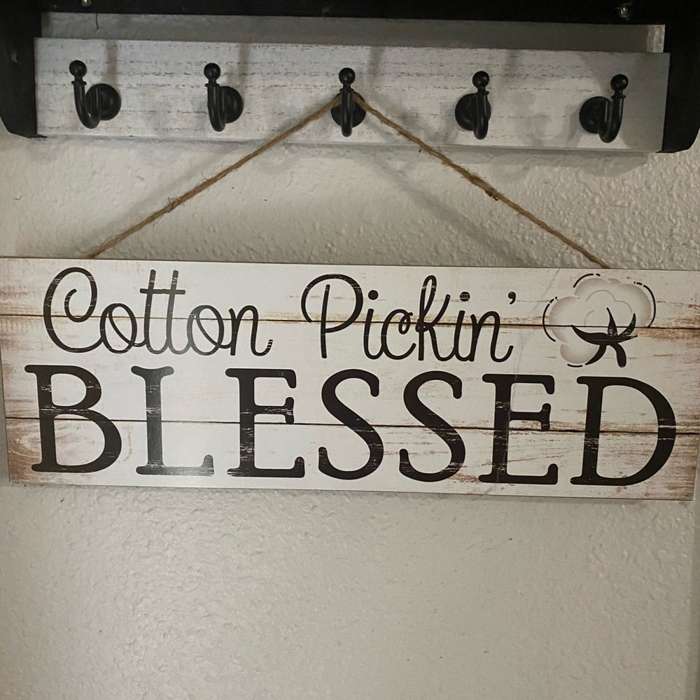 White and Black Art & Decals Wall Decor with Script Design